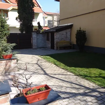 Partapartman Gyula Exterior photo